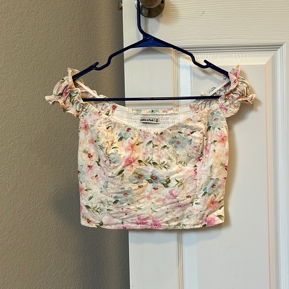 Abercrombie Off-The-Shoulder Ruffle Sleeve Top - Picture 2 of 4